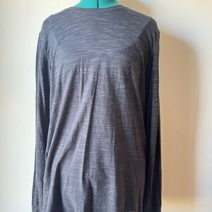 Under armour men’s Gray Long Sleeve Shirt